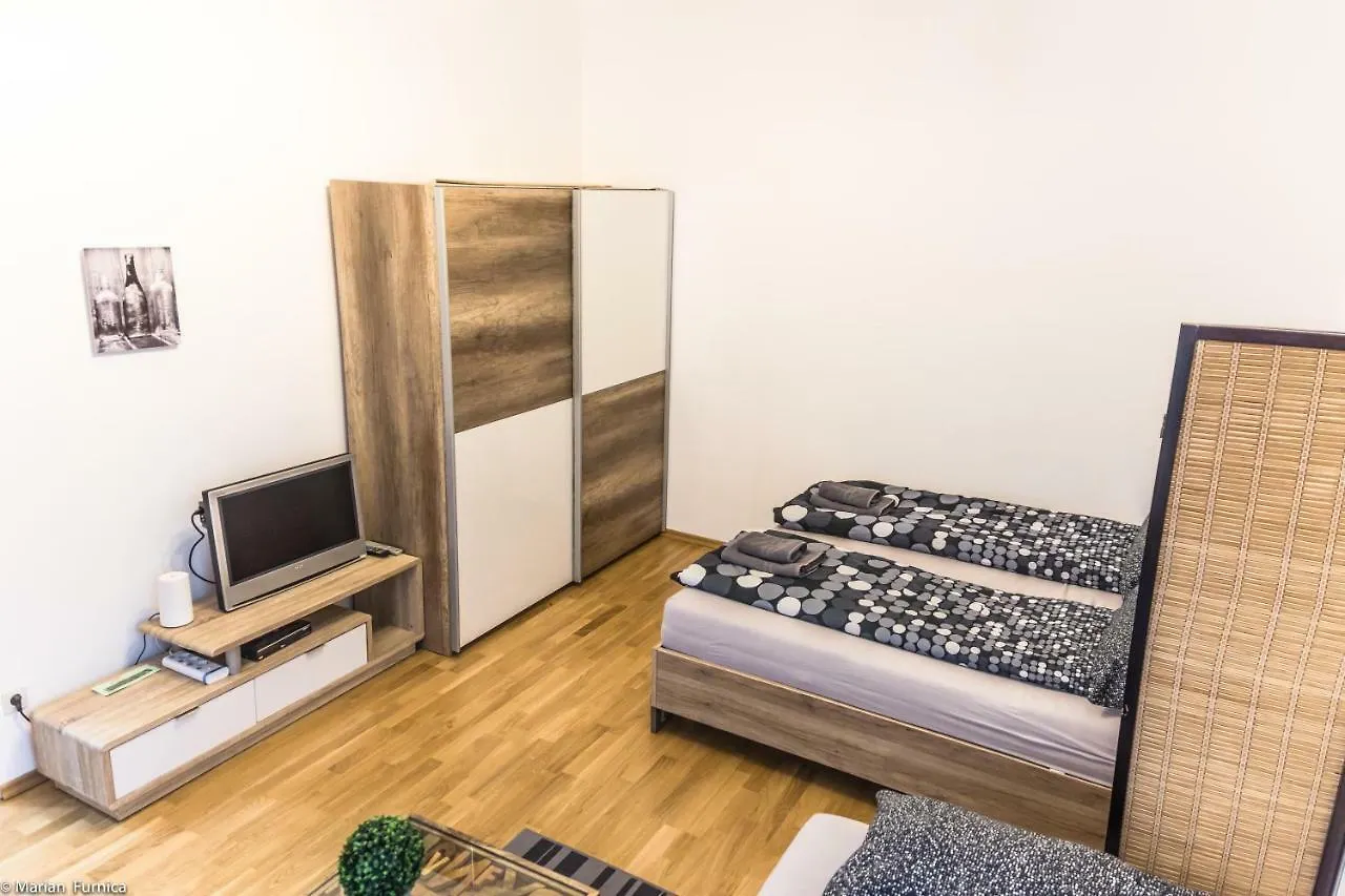 Gorgeous Flat Only 15 Min To Center Apartment Vienna
